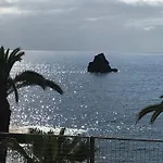 Mit Blick Auf Wasser By Interhome